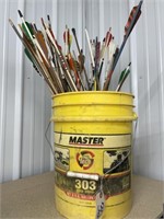 5 Gallon Bucket w/Arrows