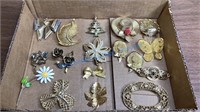 VARIOUS BROACHES - JEWELRY
