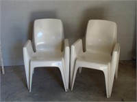 White Stackable Lawn Chairs