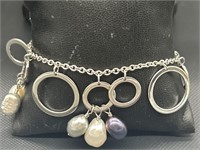 925 Silver and Pearl Bracelet 
TW 20g