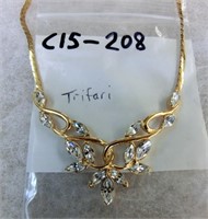 C15-208 Trifari necklace w/clear stones