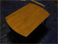 Petite table d'appoint  en bois