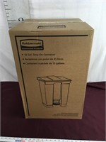 NIB Rubbermaid Commercial Step Waste Container