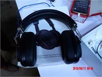 BOWERS & WILKINS PX7 HEADPHONES