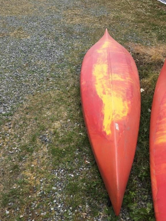 Mainstream Rhumba kayak, 130" long in good conditi