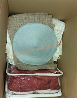 Misc. linen box lot ( place mats, table runners