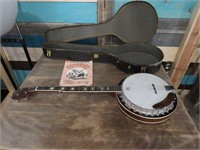 CORTEZ 5 STRING BANJO C/W CASE