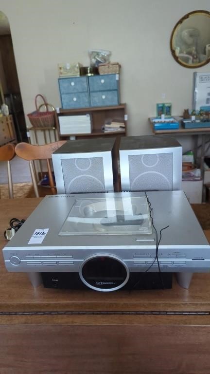 Emerson compact disc player w/ (2) speakers
