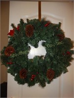 Battery operated wreath, needs new battery, 24"d