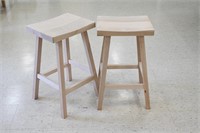 PAIR OF BROWN MAPLE BAR STOOLS