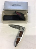 1 Boker knife in box