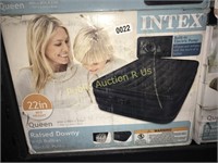 INTEX $130 RETAIL QUEEN RAISED DOWNY