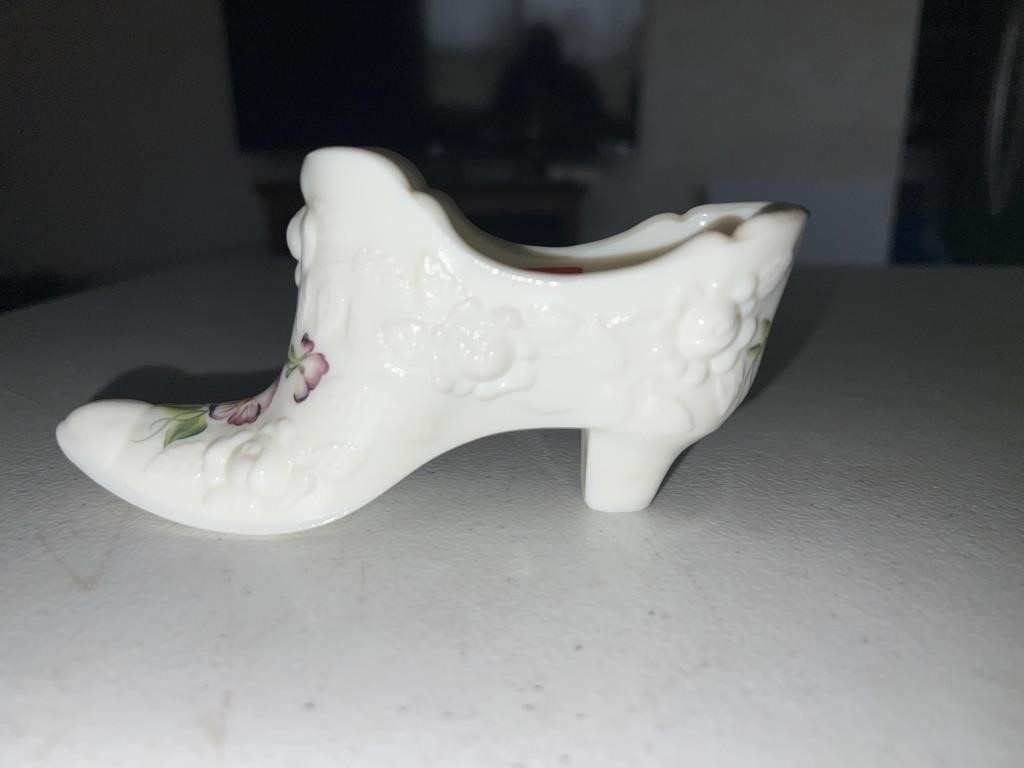 Fenton hand painted shoe 6in long