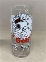 Snoopy golf character glass