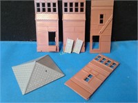 PLASTICVILLE O/S Interlocking Tower, 4 parts