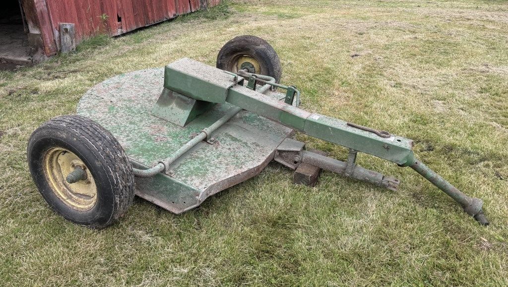 John Deere 5ft Brush Hog, Model 127, has Shaft