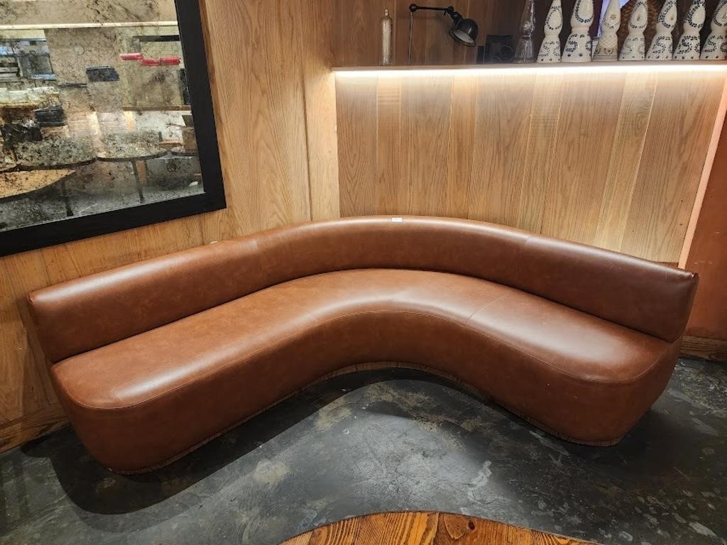 CURVED SETTEE 72" X 72" X 28"