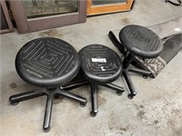 3 STOOLS