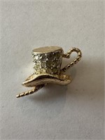 VTG SARAH COVENTRY TOPHAT / CANE BROOCH PIN