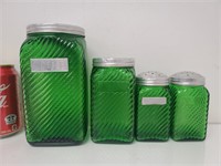 Ensemble de 4 bouteilles vertes vintage