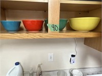 Colored Pyrex Bowl Set