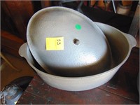 Cast aluminum club stew pot
