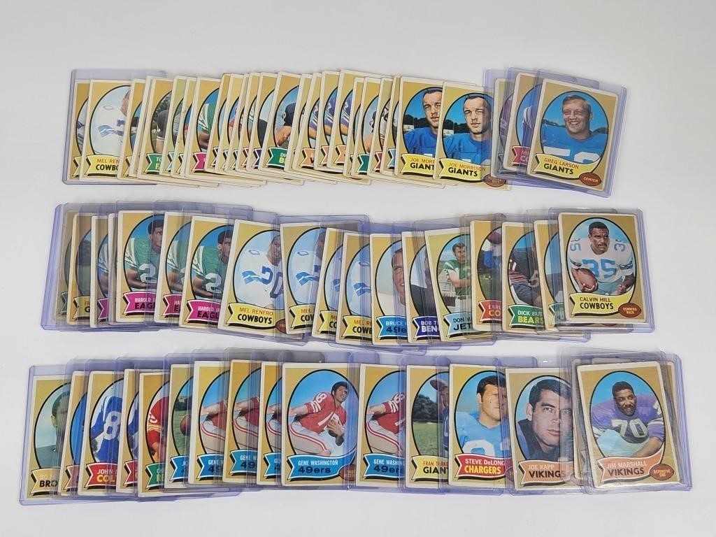 LARGE ASSORTMENT OF 1970 TOPPS FOOTBALL CARDS