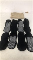 New - 4 Pairs of Grippy Socks
M.