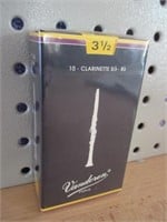 10 CR1035 Vandoren Clarinet Reeds