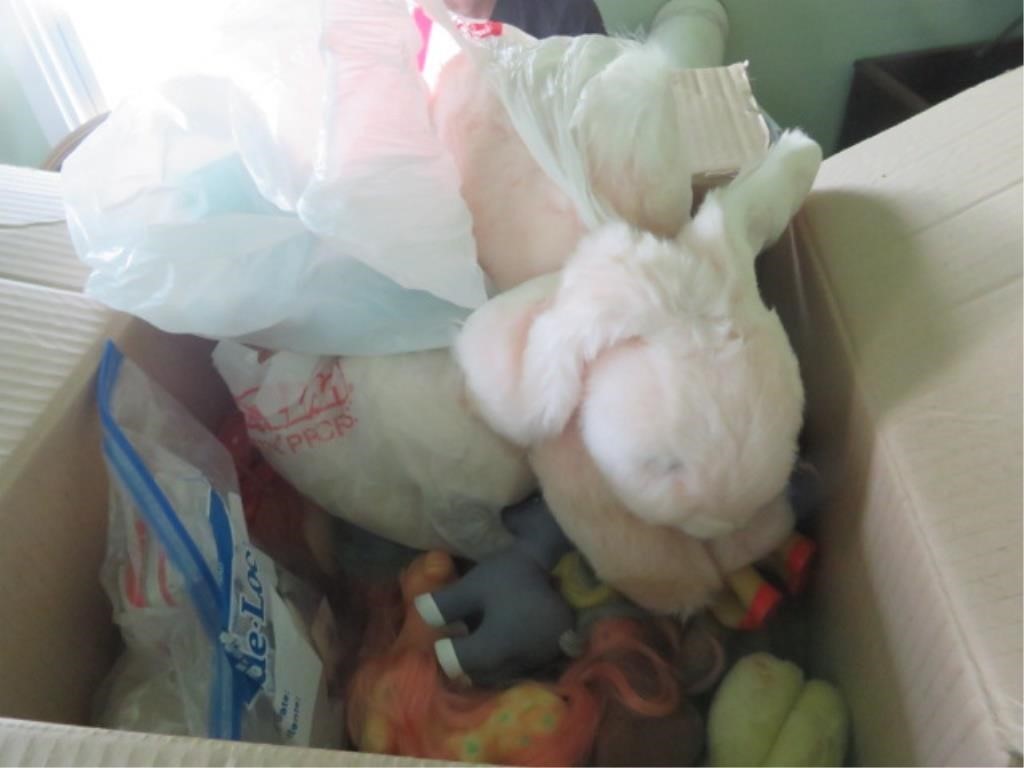 BOX MY LITTLE PONIES, STUFFED ANIMALS AND MORE