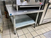30” Stainless Equipment Stand