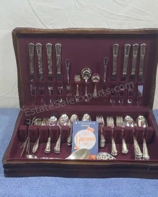 William Rogers Silver plated flatware in wooden