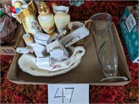 Porcelain vases and assorted lot