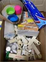 2 box lot of miscellaneous kitchen items