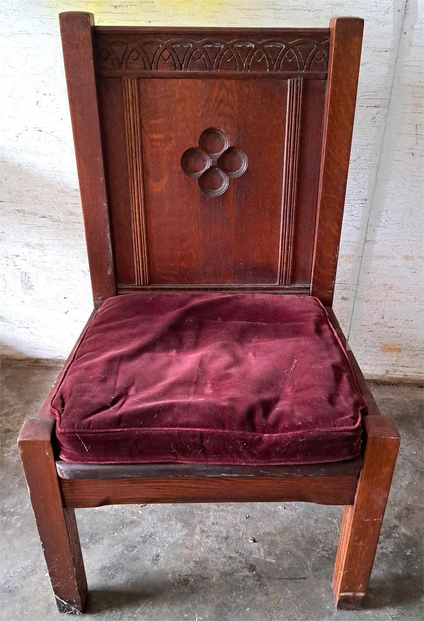 SOLID OAK CARVED ORNATE MASONIC CHAIR W/ PAD
