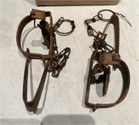 2 vintage metal traps