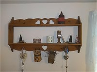 Wooden heart shelf CONTENTS NOT INCLUDED