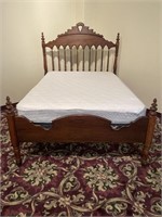 Maple Full Size Spindle Bed w/ Mattress