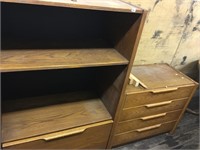 Oak cabinet in two pieces: a cabinet in two parts
