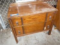 Small oak dresser - 30" x 18" x 25" - needs ref