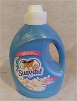 F7)  3/4 full Suavitel fabric softner