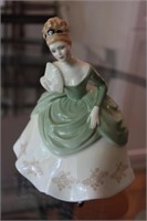 Royal Doulton "Soiree" HN2312, 7.5H