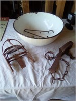 (2) Vintage Animal Traps & Metal Bowl