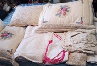D - MIXED LOT OF TABLE LINENS, PILLOWS, MORE (C61)