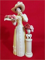 2005 Avon Mrs. Albee Award Figurine