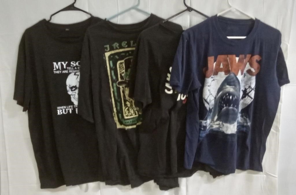(FW) Halloween and horror t-shirts. Size large,