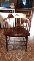 Vintage oak offoce chair.