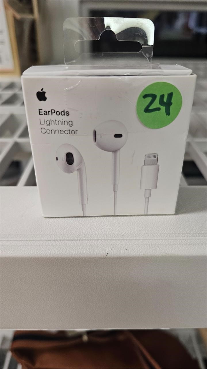 Apple earpods w/lighting connector