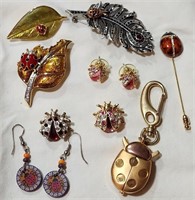 T - MIXED LOT OF COSTUME JEWELRY (W2)
