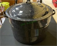 Enamel steamer pot with lift out wire